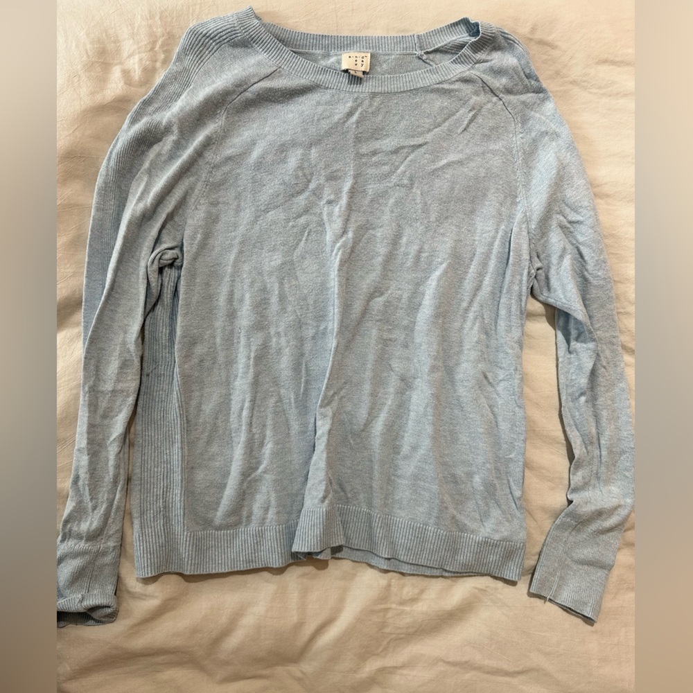 Women’s long sleeve sweater